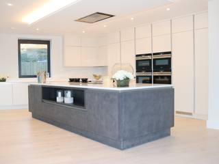 First Impressions Cosdon Kitchen - Canford Cliffs, Poole, Dorset, Meridien Interiors Ltd Meridien Interiors Ltd モダンな キッチン