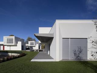 Dierre per la sicurezza del nuovo Villaggio San Cassiano di Alba, Dierre Dierre Casas de estilo minimalista