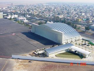 Proyecto de Hangar Ejecutivo en el Aeropuerto Internacional de la Ciudad de México, Arechiga y Asociados Arechiga y Asociados Iates e jatos industriais Ferro/Aço