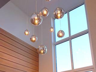 Galeriebleuchtung in Gold skapetze® - Wo Licht auf Design trifft Stairs Glaslampe, Glaslicht, Modulares Design, Aufhängung nach Wunsch, Umbau, Lampenumbau, Anpassung an Wände,Dachschrägen, Gold, Silber, Metallic, verzauberndes Design