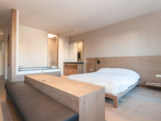 Reforma de un piso de lujo en Barcelona, Maheco Constructora Maheco Constructora Modern style bedroom