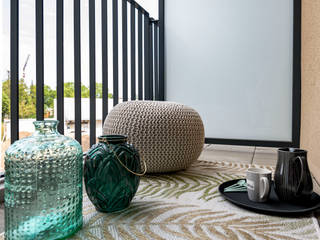 Cozy Space, Cornelia Augustin Home Staging Cornelia Augustin Home Staging Balcony Grün,Textil,Holz,Innenarchitektur,Bodenbelag,Rechteck,Kompfort,Umhauen,Zaun,Himmel