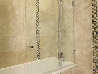 Fully folding glass shower screen , Ion Glass Ion Glass Baños de estilo minimalista Vidrio