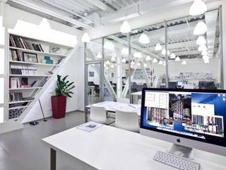 Офис архитектурного бюро Studio-TA, ООО "Студио-ТА" ООО 'Студио-ТА' Modern study/office White