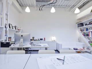 Офис архитектурного бюро Studio-TA, ООО "Студио-ТА" ООО 'Студио-ТА' Modern Study Room and Home Office White