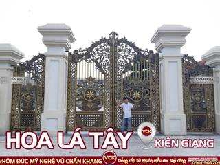 Cổng nhôm đúc Hoa Lá Tây tại Kiên Giang, Cổng nhôm đúc Mỹ nghệ Vũ Chấn Khang Cổng nhôm đúc Mỹ nghệ Vũ Chấn Khang Front doors
