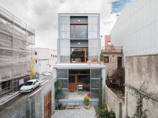 Construcción de una casa unifamiliar en Cerdanyola del Vallès, Maheco Constructora Maheco Constructora Modern houses