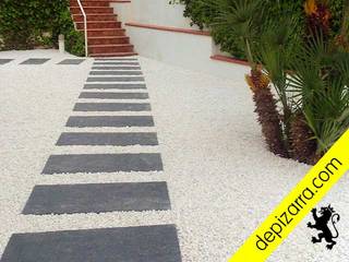 Caminos y sendas de pizarra negra y cantos blancos., depizarra.com depizarra.com Jardines de invierno de estilo moderno Pizarra