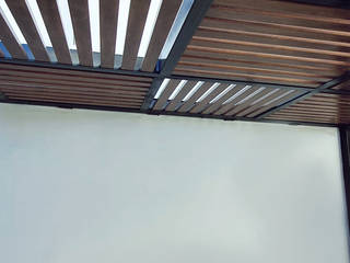 Pergolas elaboradas con Duelatec Elegance, Lamitec SA de CV Lamitec SA de CV 미니멀리스트 발코니, 베란다 & 테라스 금속