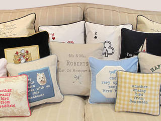 Personalised Cushions, Bespoke Cushions, Tailor Made Cushions, birthday cushions, wedding present cushions, UK, Fun Cushions Fun Cushions Salas de estilo moderno Algodón Rojo