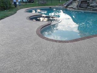 Pool Deck Resurfacing, Menifee Pool Deck Repair & Resurfacing Menifee Pool Deck Repair & Resurfacing 모던스타일 발코니, 베란다 & 테라스