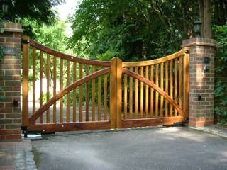 HIGH QUALITY WOODEN GATES & WOODEN GARAGE DOORS IN SURREY, KTK Bespoke Gates KTK Bespoke Gates Wooden doors