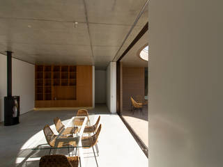 Casa Salir do Porto, Caldas da Rainha, Portugal, BRFARC BRFARC Minimalist living room Concrete