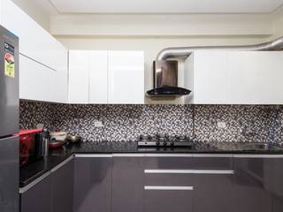 The Budget Apartment , BUILDRAW ASSOCIATES BUILDRAW ASSOCIATES Einbauküche Fliesen Grau