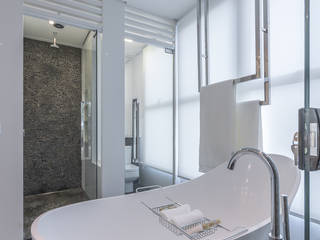 Sala de Banho da Residência ME, Chris Brasil Arquitetura e Interiores Chris Brasil Arquitetura e Interiores ห้องน้ำ
