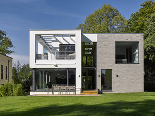 Haus mit Atrium, Architekt Matthias Mecklenburg Architekt Matthias Mecklenburg Moderne Häuser