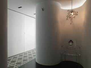 Deep White, 福研設計happystudio 福研設計happystudio Modern corridor, hallway & stairs