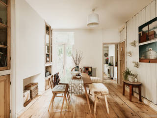 Airbnb apartment, Tom Zelinsky Tom Zelinsky Rustic style living room