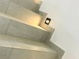 Casa FIORANO HIDALGO, RJ ARQUITECTO RJ ARQUITECTO Stairs Ceramic