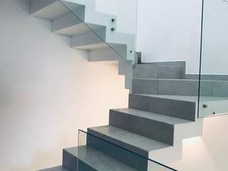 Casa FIORANO HIDALGO, RJ ARQUITECTO RJ ARQUITECTO Stairs