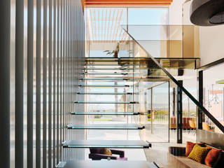 Ganzglastreppe mit Glasbrücke, Bronze farbenes Glas, Siller Treppen/Stairs/Scale Siller Treppen/Stairs/Scale บันได