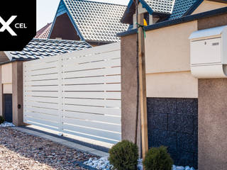 Mishmash. Nowoczesne ogrodzenie aluminiowe, XCEL Fence XCEL Fence Halaman depan