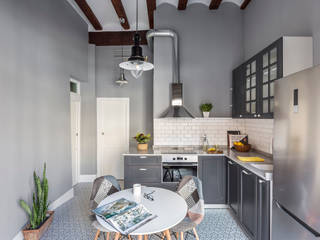 Home in Plaza Redonda, tambori arquitectes tambori arquitectes 現代廚房設計點子、靈感&圖片