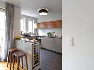 Wohnung am englischen Garten, Heerwagen Design Consulting Heerwagen Design Consulting Small kitchens Wood Grey