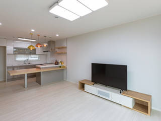 일몰이면 노을빛으로 물드는 복층전원주택, 한글주택(주) 한글주택(주) Modern Living Room White