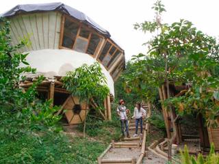 Edificio Sue - Akashaja: Yoga y desarrollo humano, IMZA Arquitectura IMZA Arquitectura Commercial spaces Bamboo Green