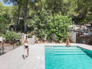 Swimming pool in Alzira, tambori arquitectes tambori arquitectes 정원 수영장