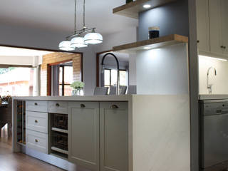 Modern Farmhouse Kitchen, ilisi Interior Architectural Design ilisi Interior Architectural Design Kitchen units Wood Wood effect