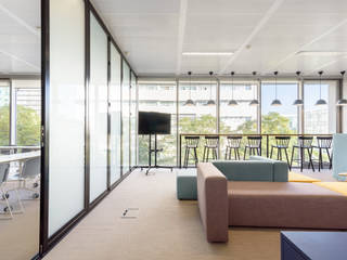 Escritórios Truewind - Sala de Reuniões e Lounge, Rima Design Rima Design مكتب عمل أو دراسة