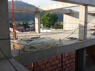 TORRE 1 CARULLA TERRANOVA, CUBICO INGENIERÍA Y CONSTRUCCIONES SAS CUBICO INGENIERÍA Y CONSTRUCCIONES SAS Balcony Concrete