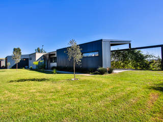 Modern Industrial Home, Veld Architects Veld Architects Casas ecológicas