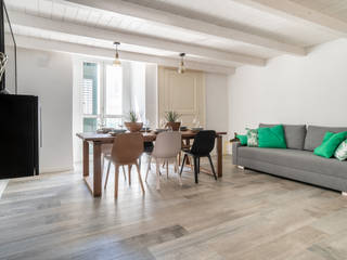 Salas de jantar minimalistas por Facile Ristrutturare Minimalista