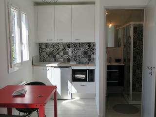 Studio dans une maison, Laurence champey Laurence champey Small kitchens