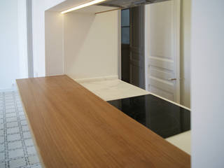 Reforma interior vivienda, Barceloneta. "Borrell", Au idò Arquitectura, S.L Au idò Arquitectura, S.L Полы