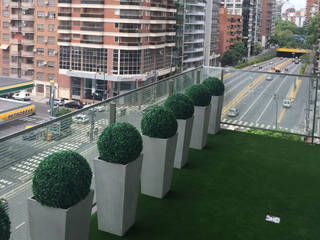 Create Little Green Space with Artificial Topiary Balls, Sunwing Industries Ltd Sunwing Industries Ltd Espaces commerciaux Plastique Vert