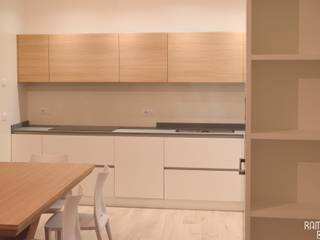 La zona giorno in rovere e bianco, Rampon Bros. Rampon Bros. Dapur Modern