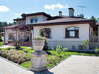 Загородный дом в стиле средиземноморской виллы, OOO "ТопФасад" OOO 'ТопФасад' Terrace house Stone