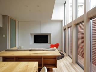 牧野の家-makino, 株式会社 空間建築-傳 株式会社 空間建築-傳 Living room Wood Wood effect