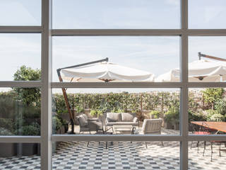 casa Parioli, Alessandra Gobbo Alessandra Gobbo Modern style balcony, porch & terrace