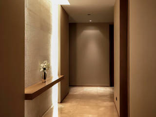 K Aroon (Gold Heritage), Modernize Design + Turnkey Modernize Design + Turnkey Modern living room Tiles Amber/Gold