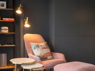 Estúdio em Lisboa, Traço Magenta - Design de Interiores Traço Magenta - Design de Interiores Living room Stools & chairs