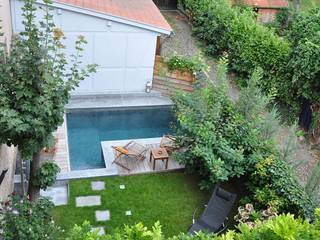 City Pools, Pool im Garten Pool im Garten 모던스타일 수영장