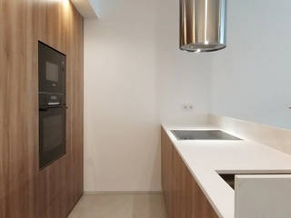 Remodelação Apartamento T1 | Laranjeiras, ARCHDESIGN LX ARCHDESIGN LX Small kitchens Wood Wood effect