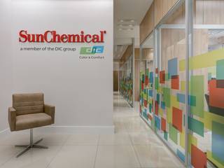 Sun Chemical , Spazhio Croce Interiores Spazhio Croce Interiores Study/office سرامک Multicolored