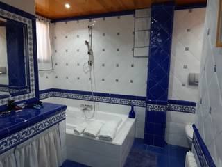 Reforma baño, JCB REFORMAS INTEGRALES JCB REFORMAS INTEGRALES Phòng tắm phong cách kinh điển gốm sứ