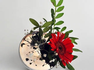 Vase pique-fleurs MOIRE, Benjamin Rousse Design Benjamin Rousse Design Casas de estilo minimalista Porcelana